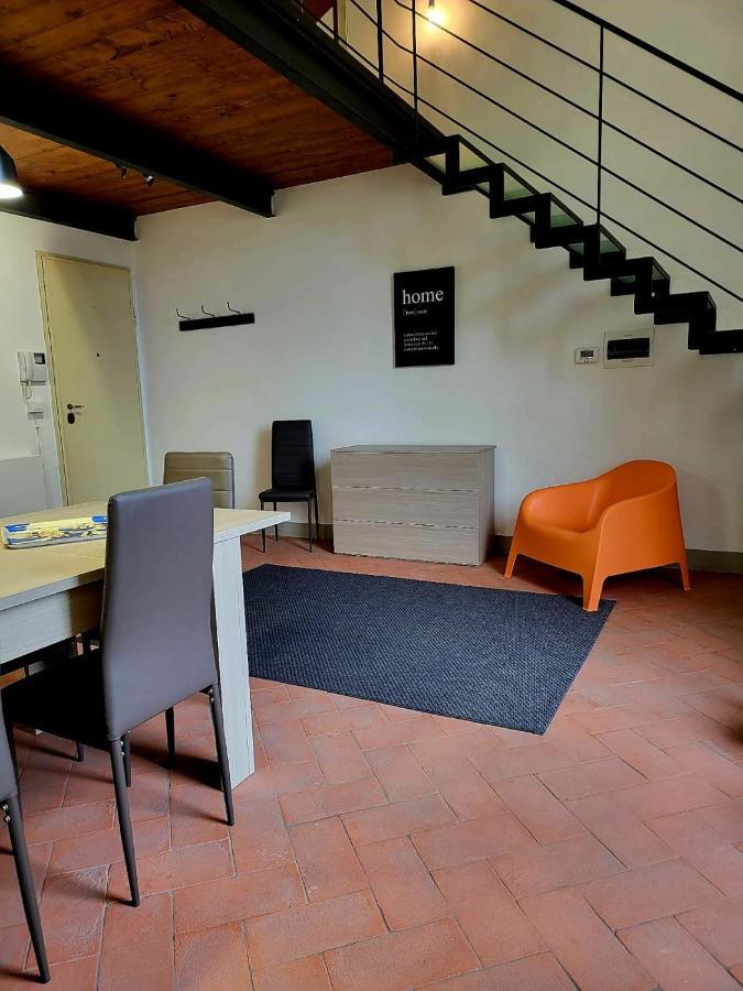 La Villa Apartments - Convenient For Sardinia And Corsica - 4-5 Beds -Private Parking Included With Camera Livorno Kültér fotó